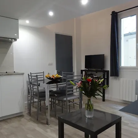 아파트 Practical Near Le Louvre